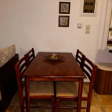 Aliki House . Ideal For 4 Guests Apartment *